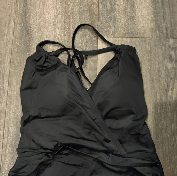 *NWOT* Coastal Blue Halter Wrap Tummy Control Black One Piece - Picture 3 of 6